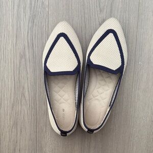 Birdies Cream Knit Pointed-Toe Flats with Navy Trim